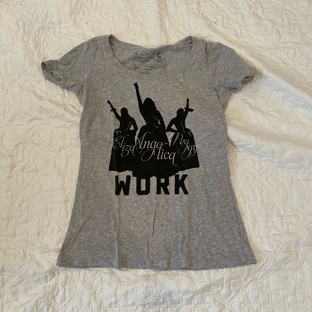 Grey Hamilton tee!! 🧐📚🎓